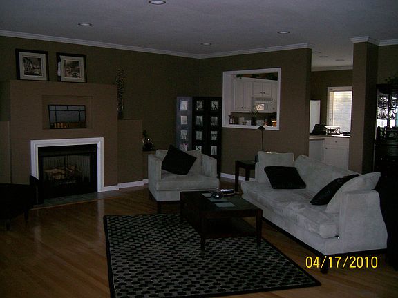 Great room facing kitchen