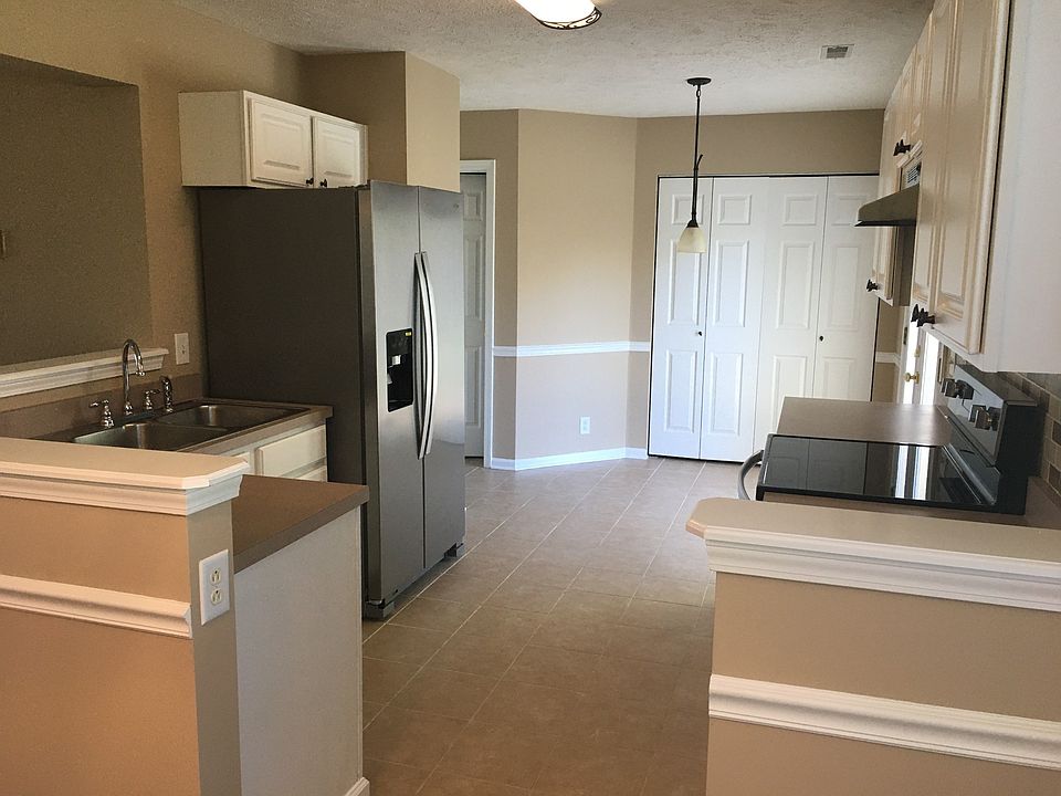 2nd image of 2316 Crescent Valley Pl
