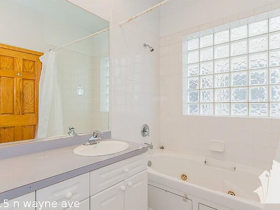 3rd image of 2715 N Wayne Ave #615