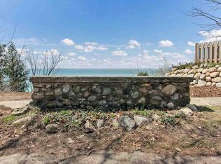 10 Nipissing St, Frankfort, MI 49635