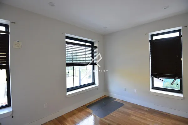 Rented by Yaffa Realty LLC | media 35