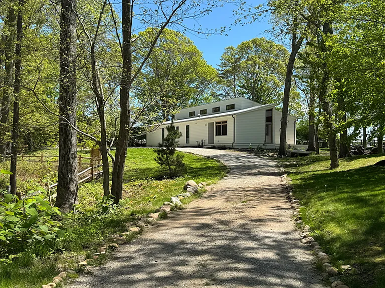 6710 Soundview Ave — Photo 43