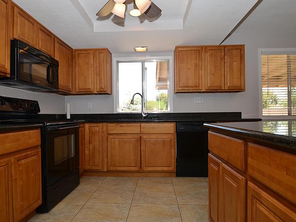 3rd image of 2363 W Jacinto Ave