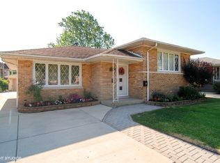 1017 Meadowcrest Rd, La Grange Park, IL 60526