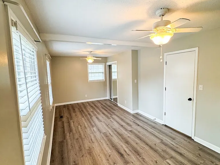 926 Carson Ln SW — Photo 8