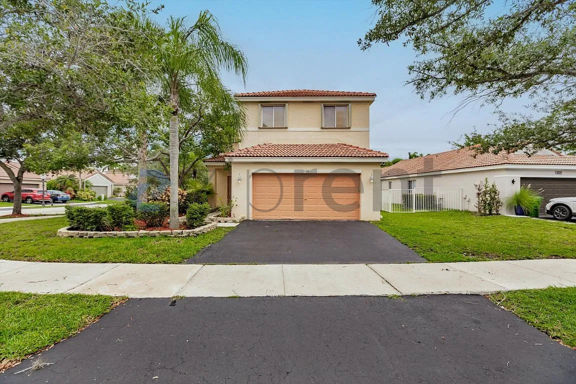 4 bed, 2.5 bath, 2282 sqft, $4,595 — Photo 1