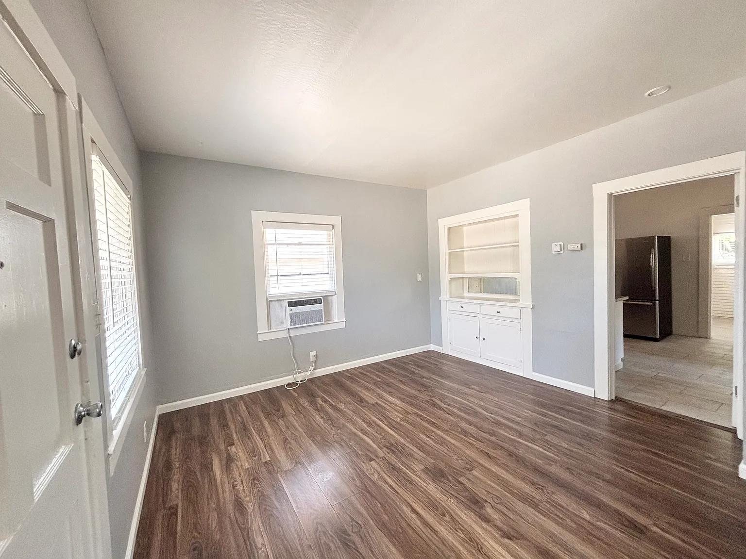 2 bed, 1100 sqft, $1,950 — Photo 2