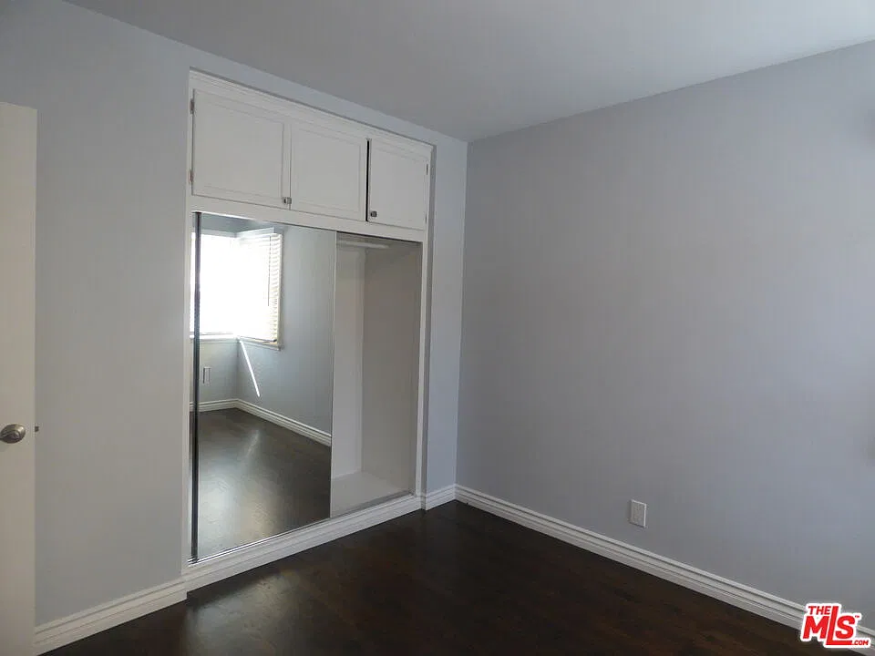 2 bed, 2.0 bath, 1033 sqft, $4,400 — Photo 3