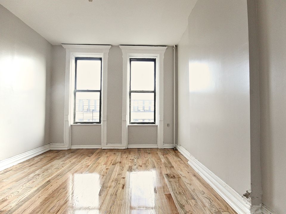 2nd image of 944 Kent Ave Ste 1