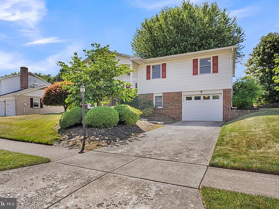 2nd image of 415 Pawnee Dr