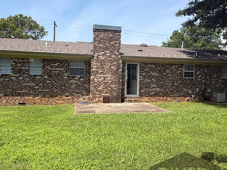 1607 Harding Ave — Photo 18