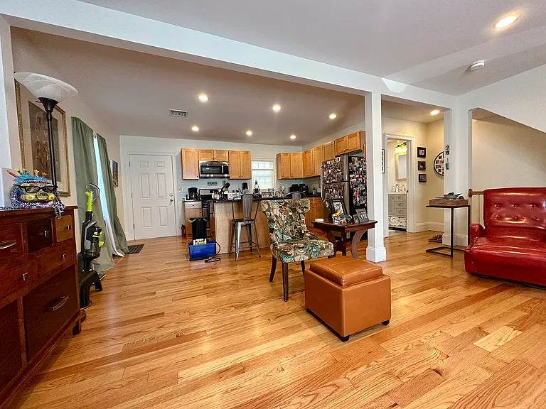 16 Plainfield St #16 — Photo 4