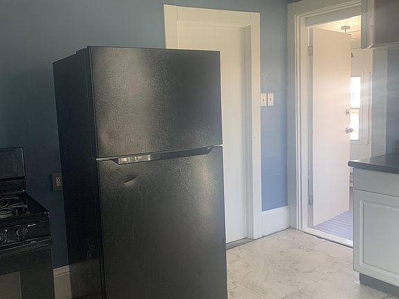 2nd image of 1371 W 85th St Floor 1