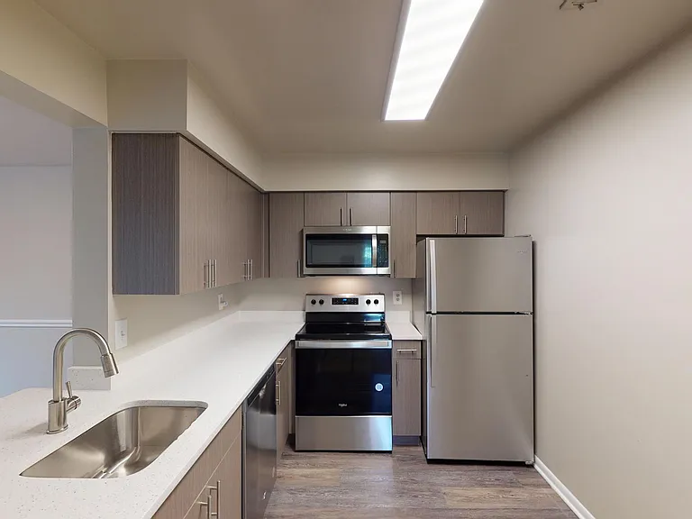 Canterbury Apartments — Photo 36