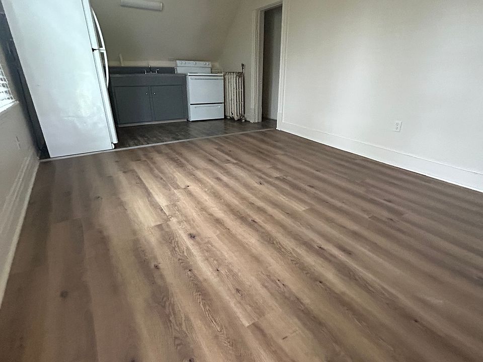 1st image of 210 11th St #3