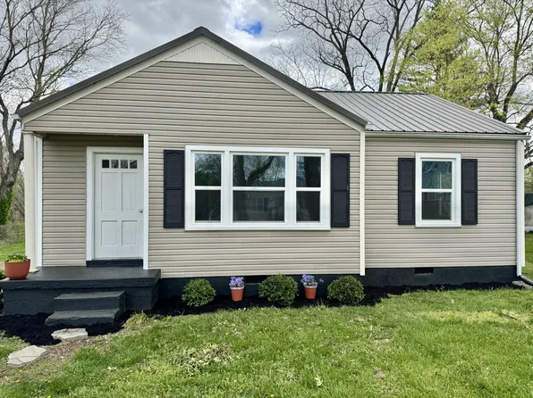 111 Anderson Dr, Tullahoma, TN 37388