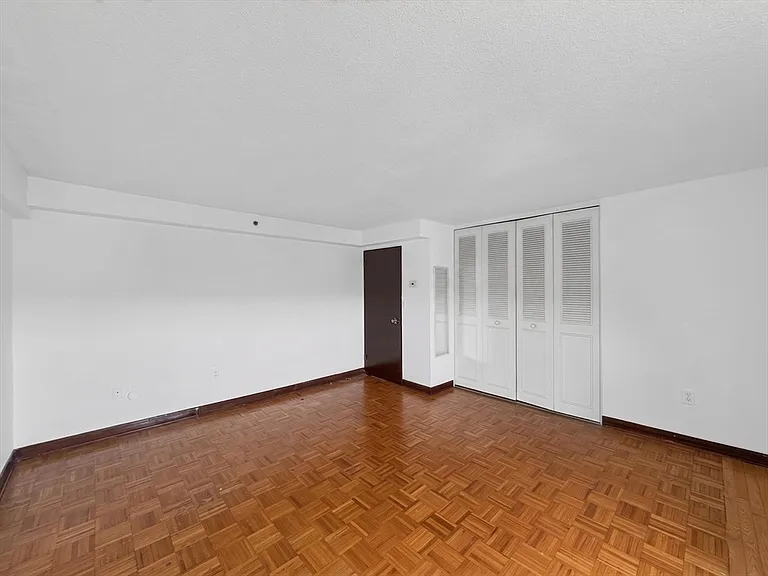 1025 Hancock St #8C — Photo 11