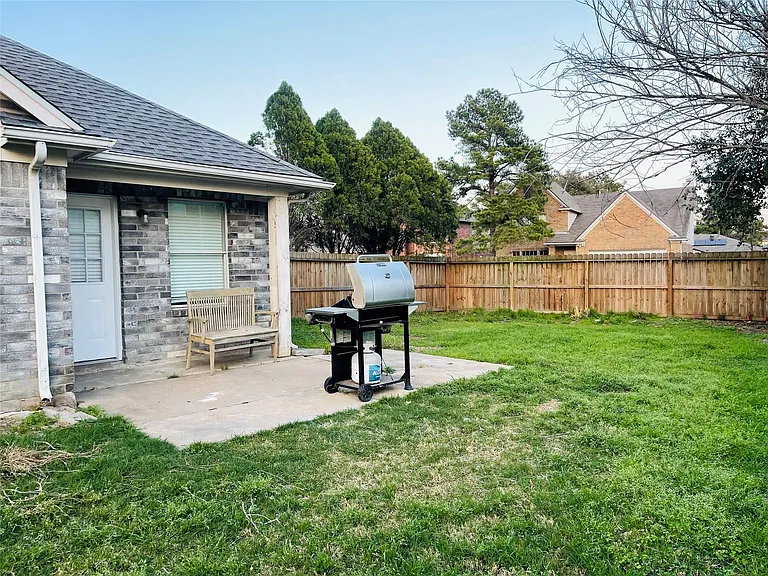20803 Lavenderwood Dr — Photo 11