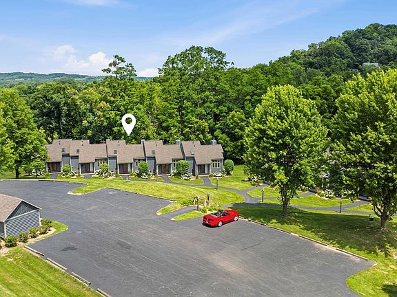 2nd image of 20 Valleywood Ln