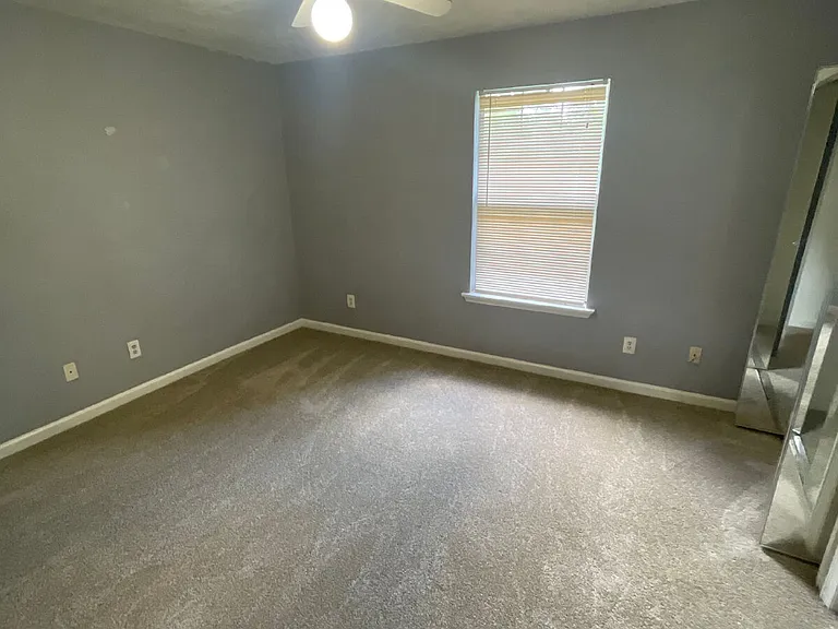 105 Valencia Dr #B — Photo 8