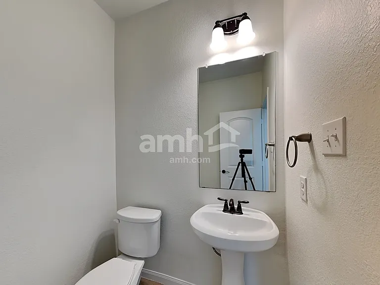 12712 Shoreline Dr — Photo 7
