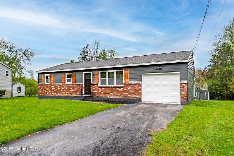 2nd image of 8 Jennell Drive