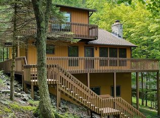 2246 Apley Ct, Bushkill, PA 18324