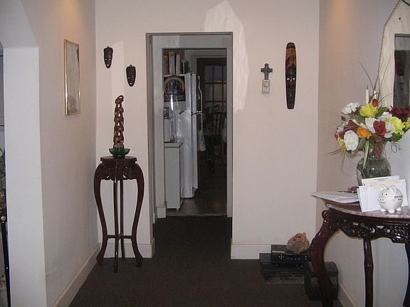 Foyer (Furniture NOT included)