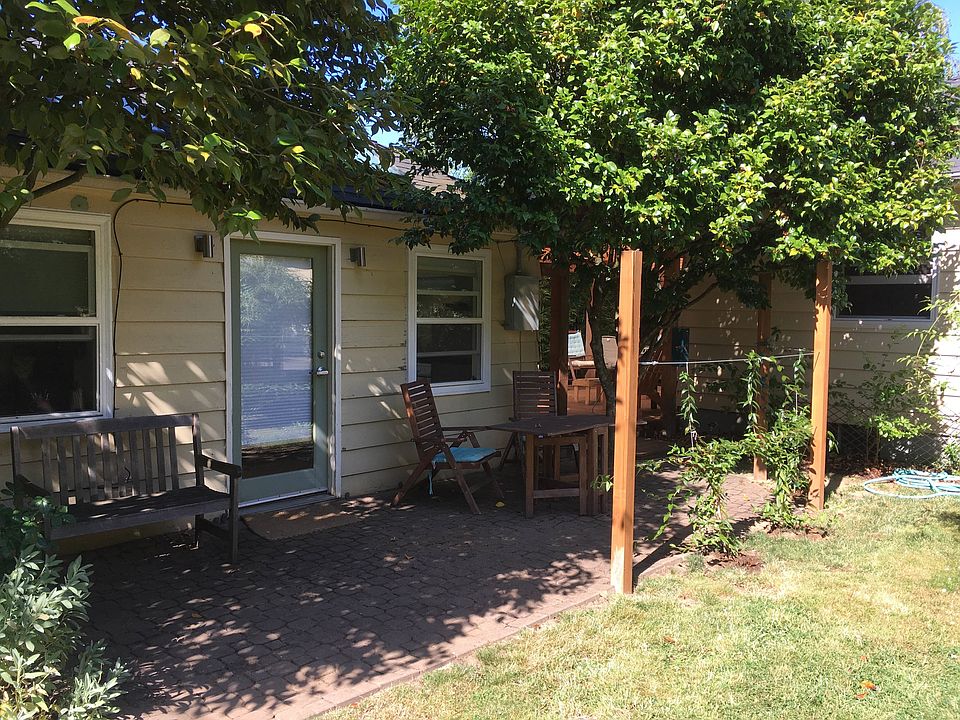studio-front & patio