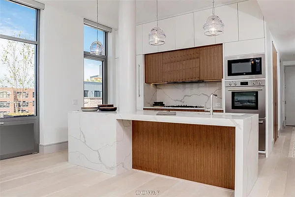 Sold by Compass | media 17