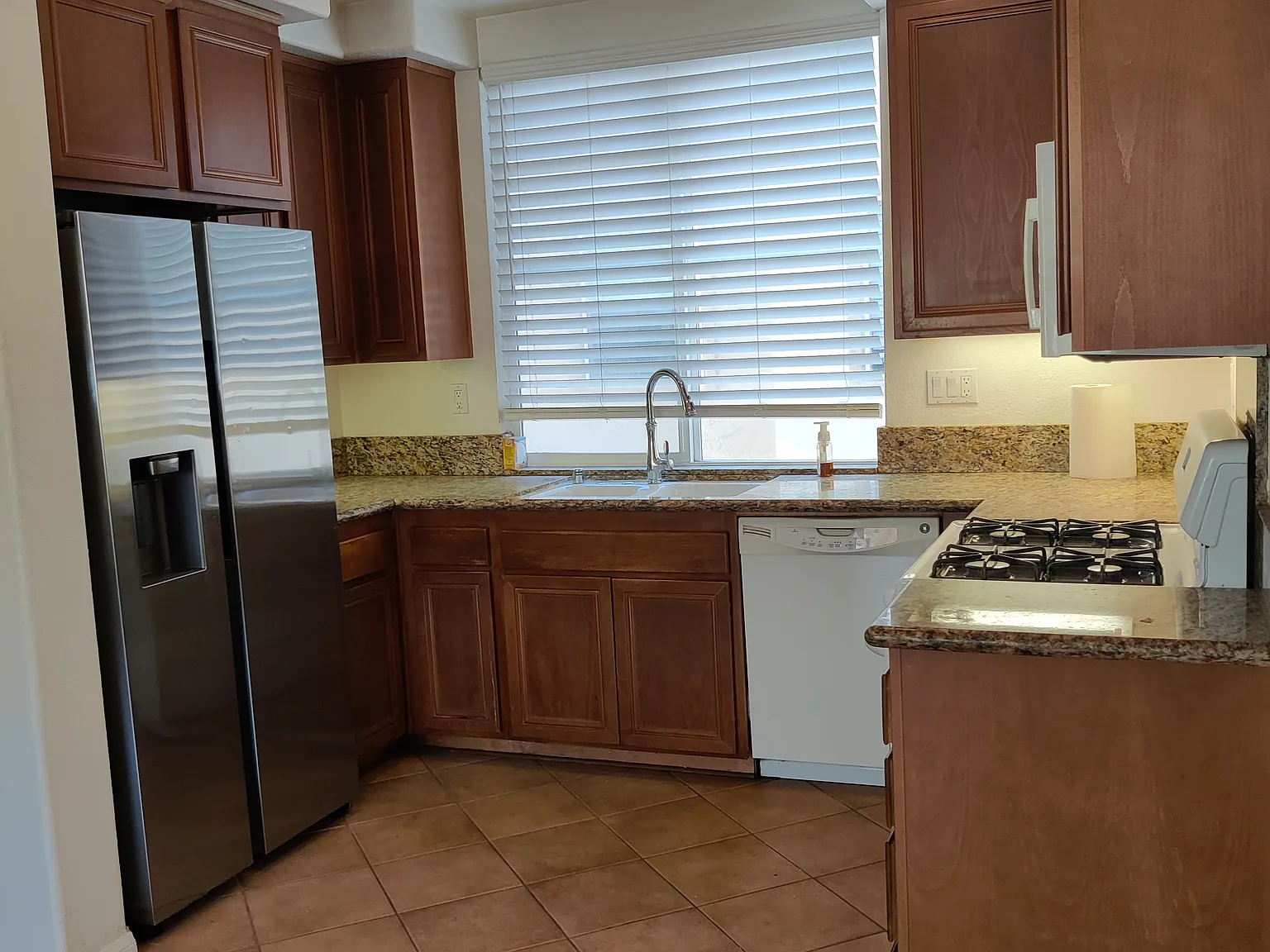 853 Almond Rd — Photo 4