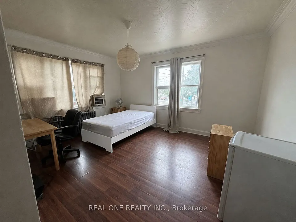 3287 Lake Shore Blvd W #2