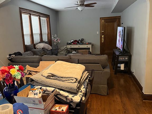 3rd image of 3500 N Oakley Ave #2F