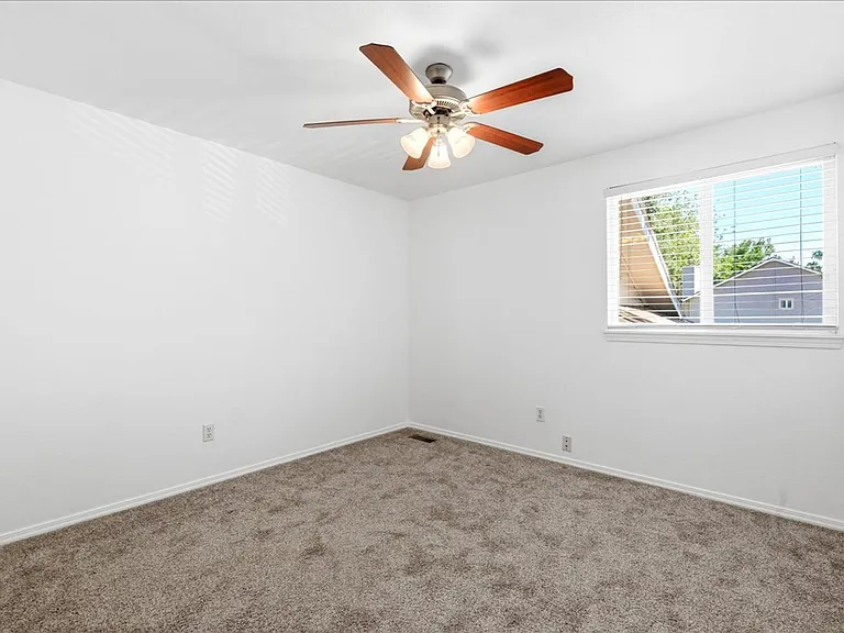186 E Elwood Ln — Photo 24