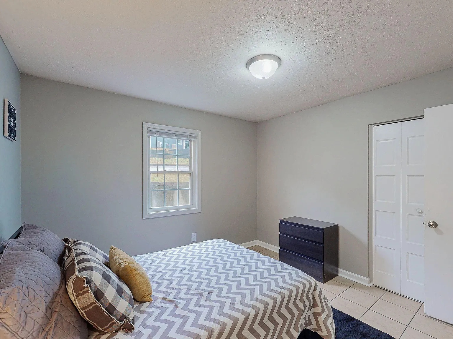 4 bed, 2.0 bath, 1693 sqft, $815 — Photo 2