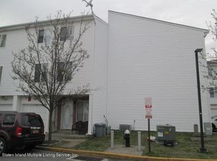 293 Aspen Knolls Way, Staten Island, NY 10312