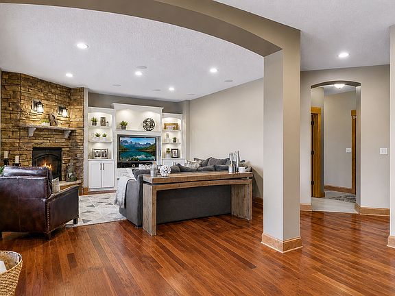 3rd image of 1010 Drake Ct