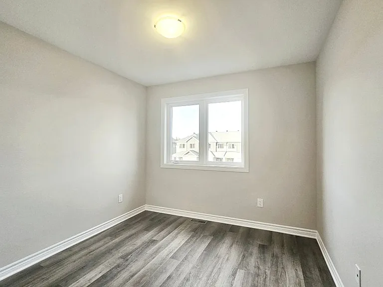 72 Richelieu St — Photo 10