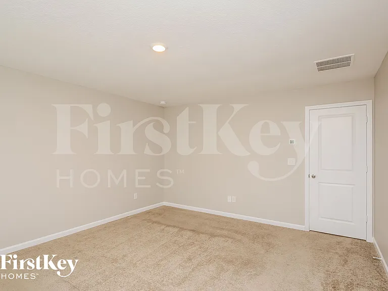 811 Walnut Creek Cir — Photo 15
