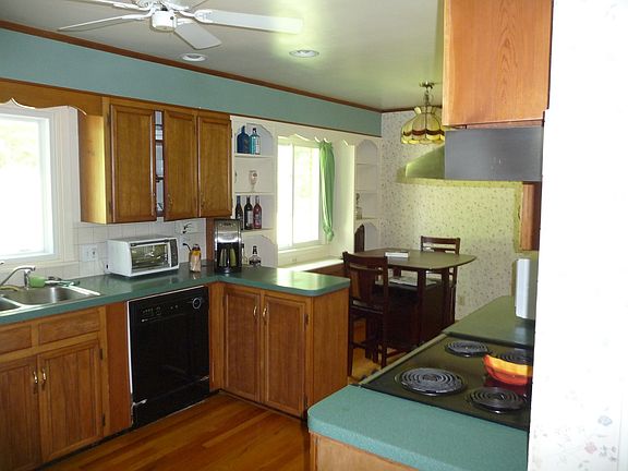 Spacious Kitchen