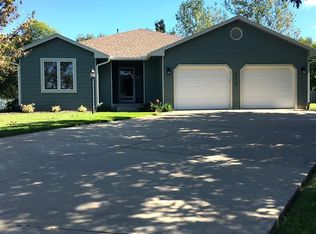 3410 SE Peck Ct, Topeka, KS 66605