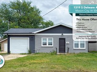 1319 S Delaware Ave, Mason City, IA 50401
