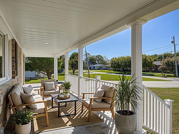 3rd image of 1217 Random Ridge Rd