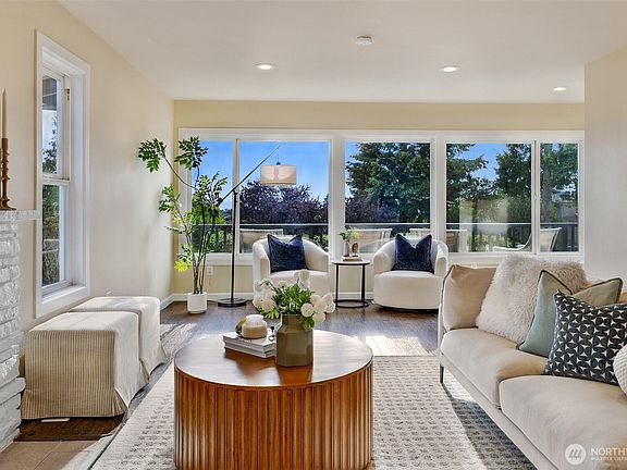 3rd image of 6340 40th Avenue SW