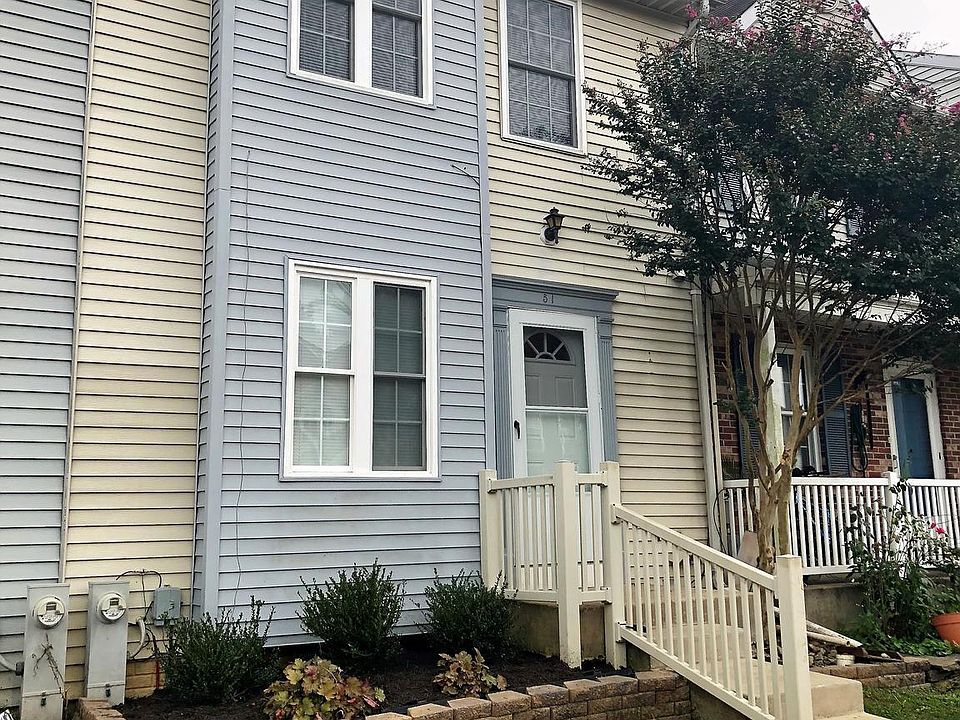 1st image of 513 Park Manor Cir