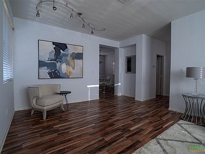 5th image of 702 Mariposa Cir