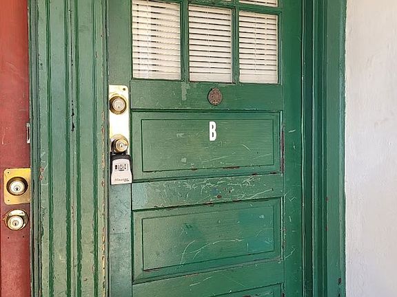 3rd image of 3223 Omohundro Ave #B