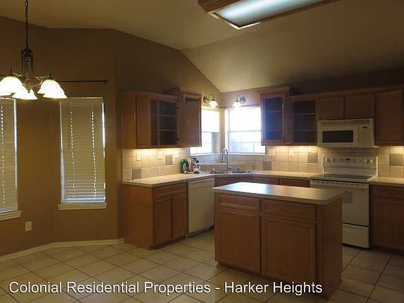 4th image of 4505 Vahrenkamp Dr