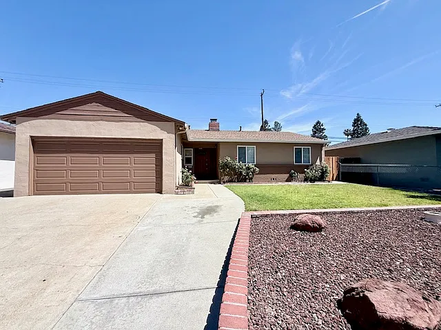 2219 Cabrillo Ave — Photo 1
