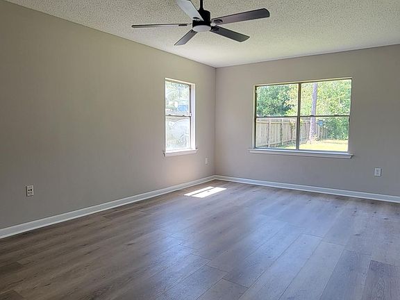 Spacious bedrooms, tons of natural light